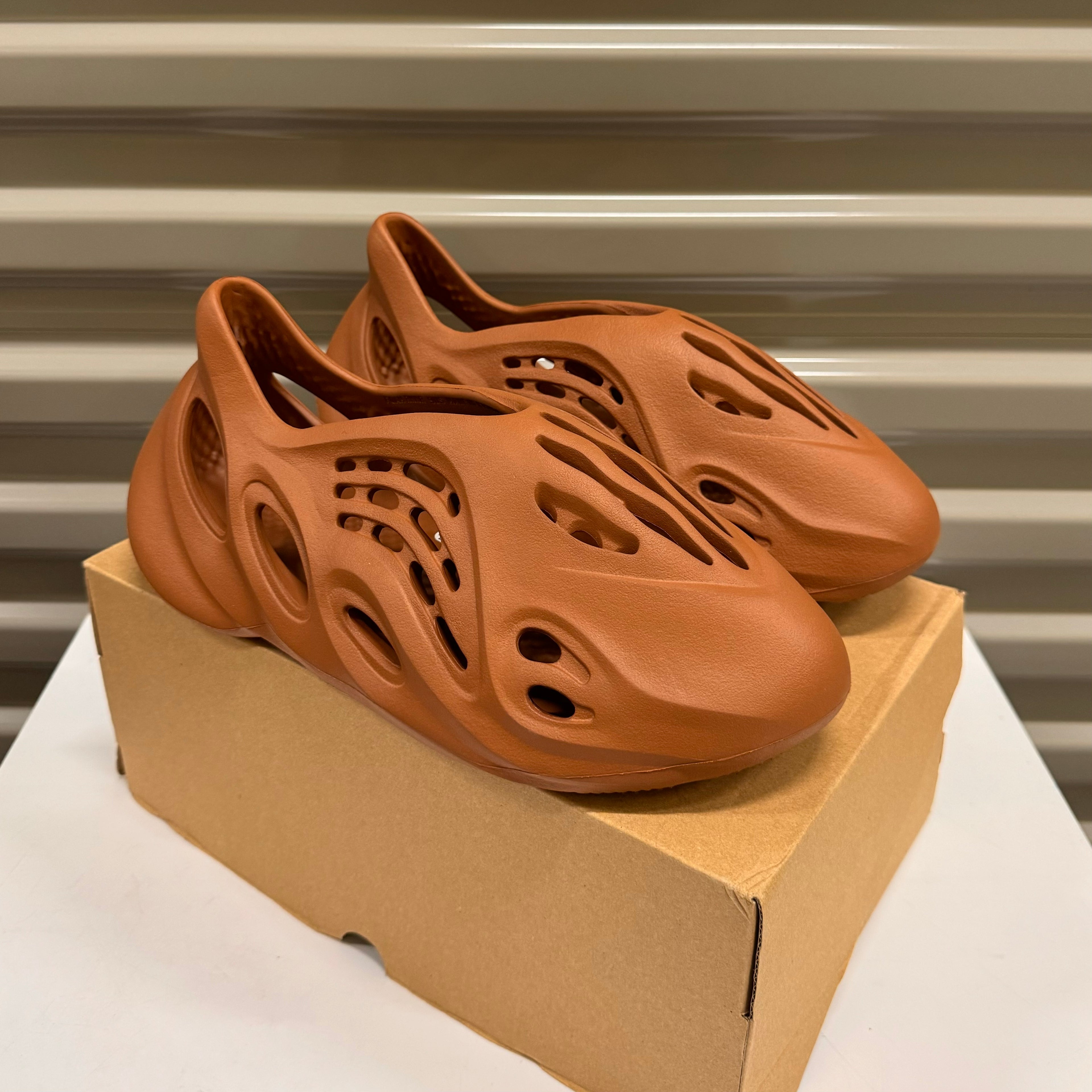 Yeezy Foam Runner “Clay Red”
